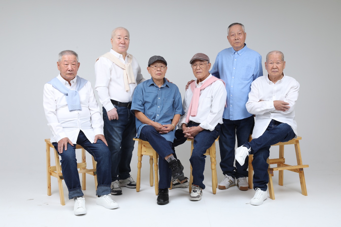 신사 어르신 사진