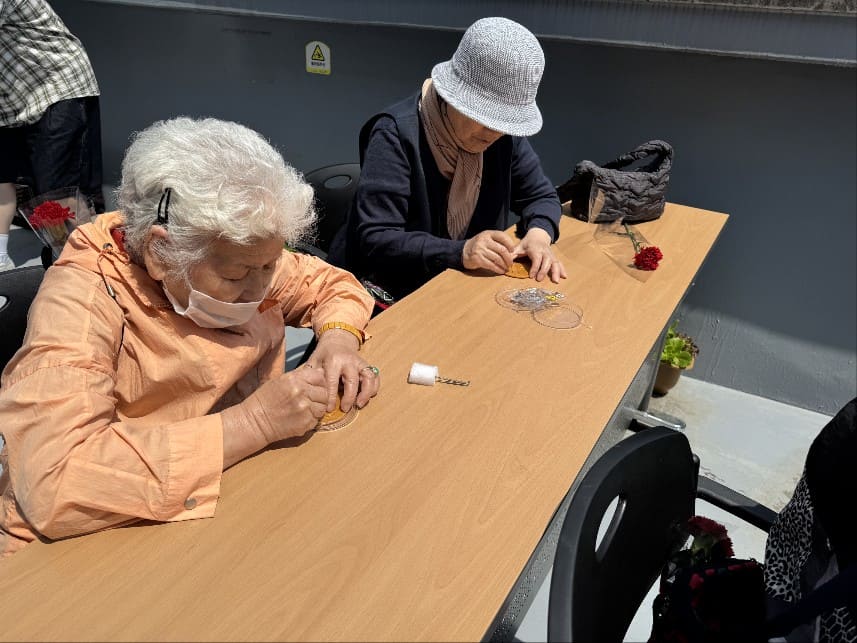 어르신 특별 지원 사업 사진